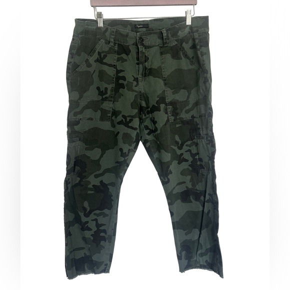 supplies Pants - Supplies Women’s Size 14 Camo‎ Cargo Pants Raw Hem